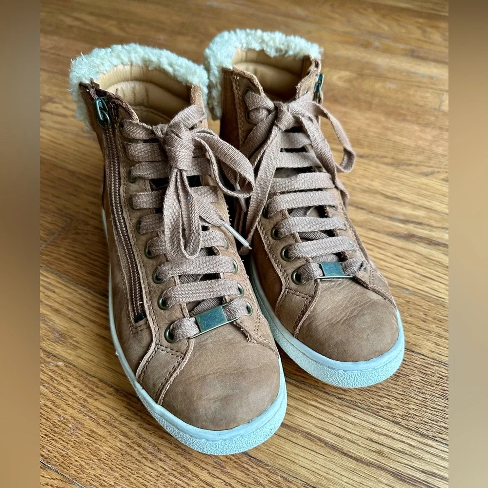 UGG High-Top Sneaker - Women’s 6.5 (US) - Picture 4 of 12